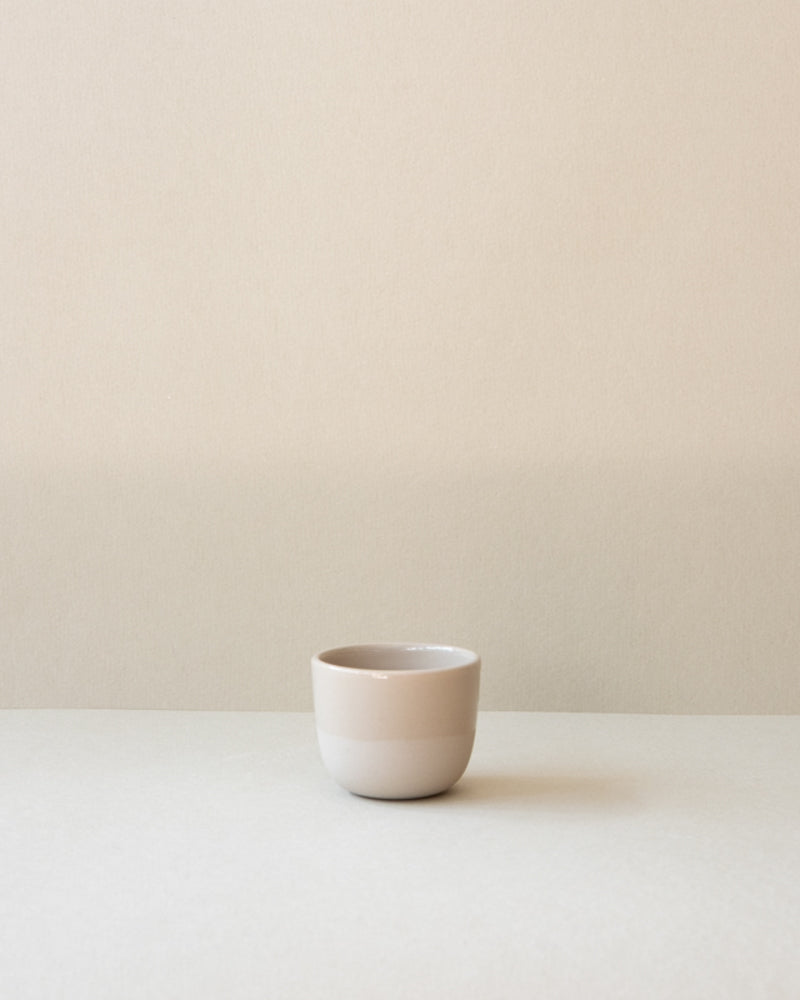 BASIC CUP SMALL · almond
