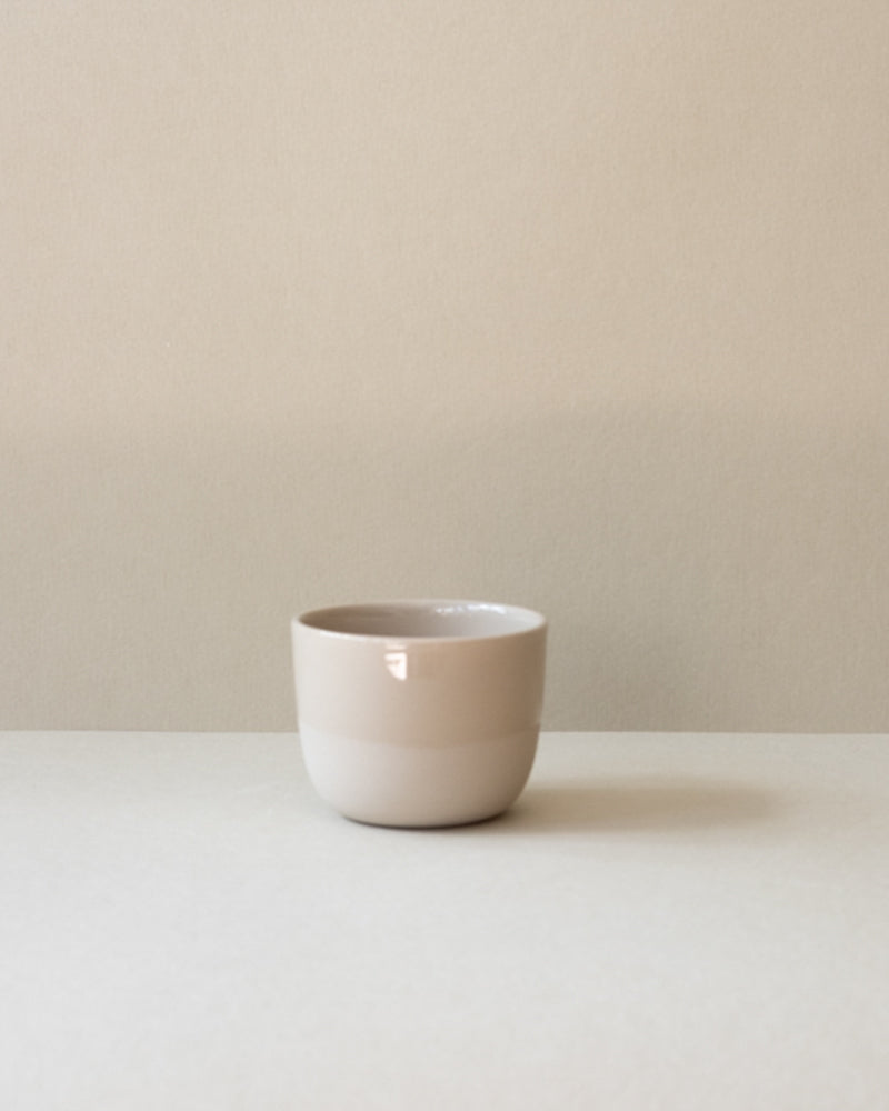 BASIC CUP MEDIUM · almond