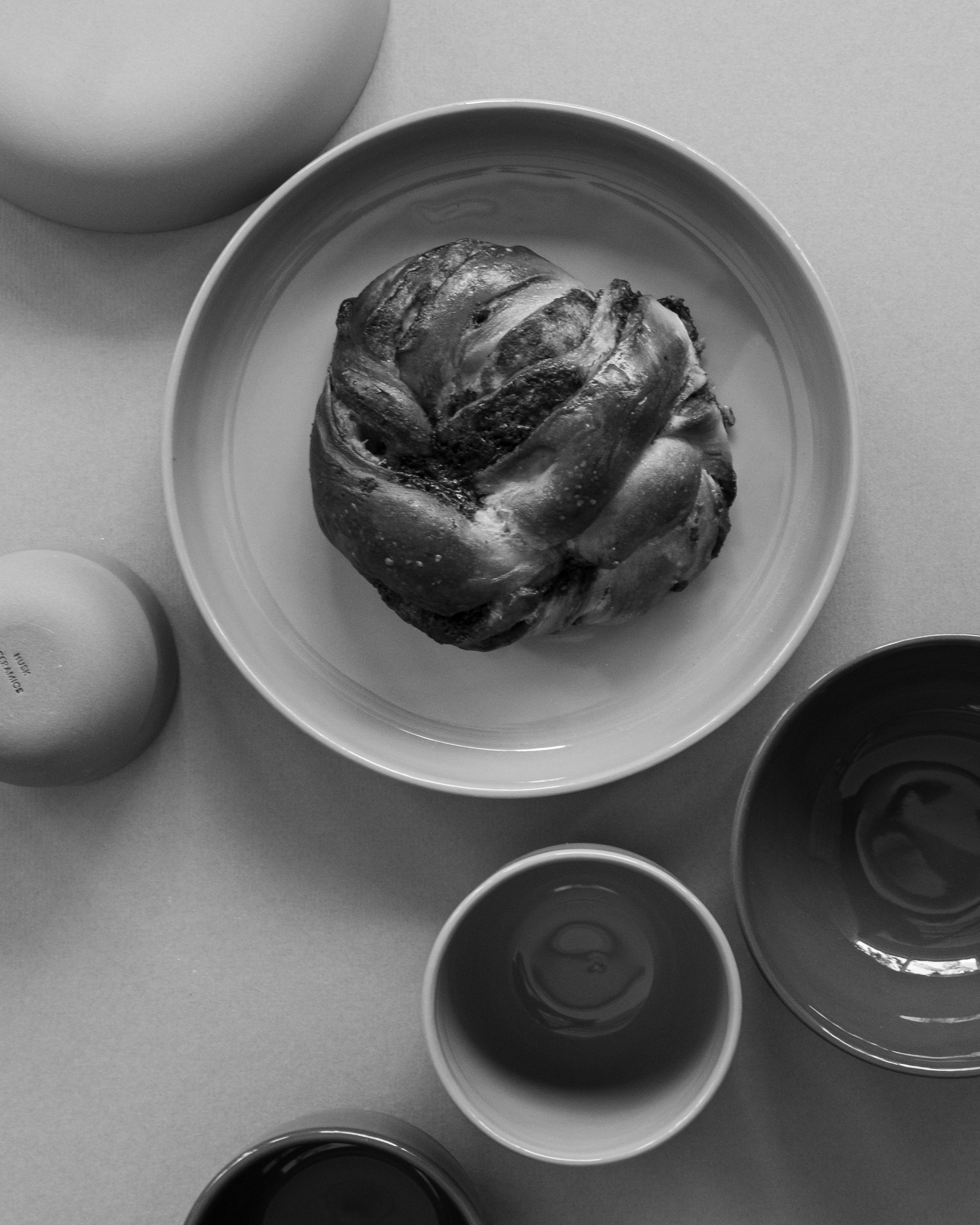 MOON MEDIUM · hazelnut