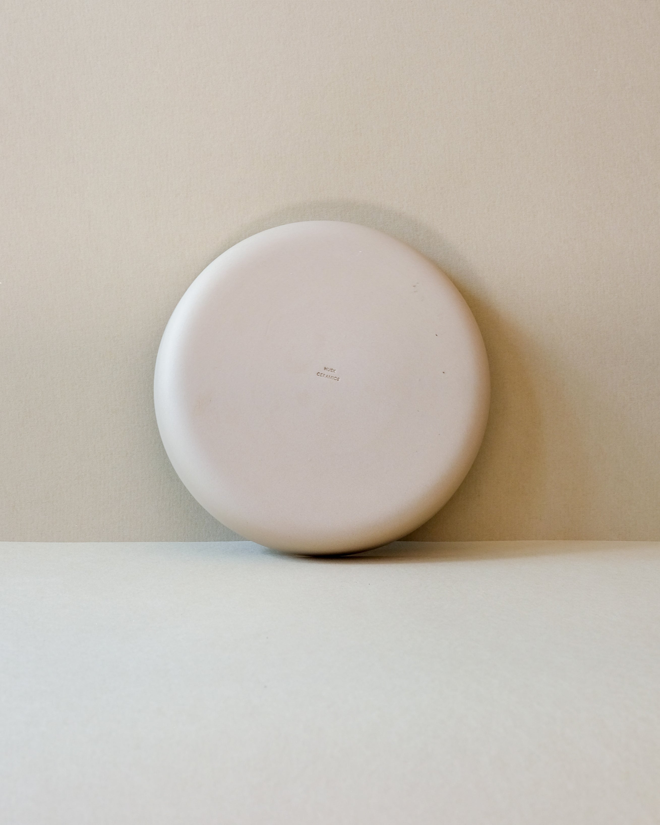 MOON MEDIUM · almond