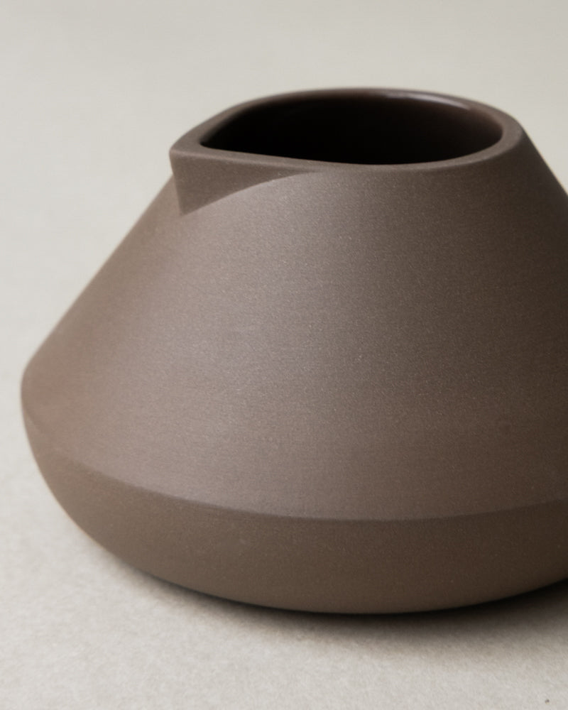 BIRD jug · chocolate