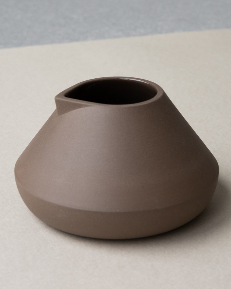 BIRD jug · chocolate