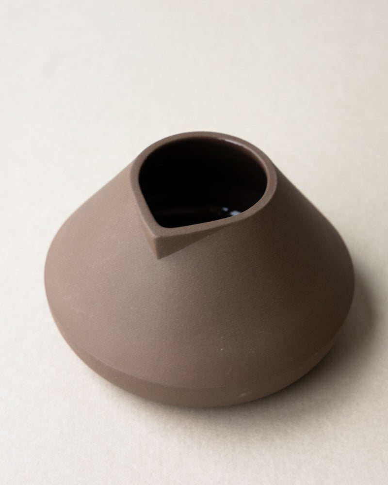 BIRD jug · chocolate