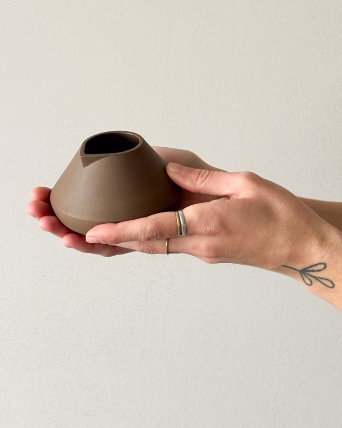 BIRD jug · chocolate